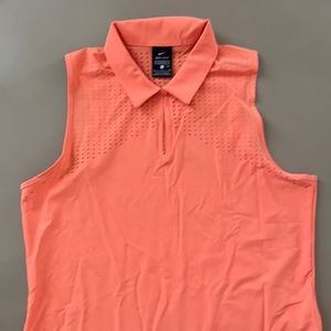 NWOT Women’s Nike golf tank